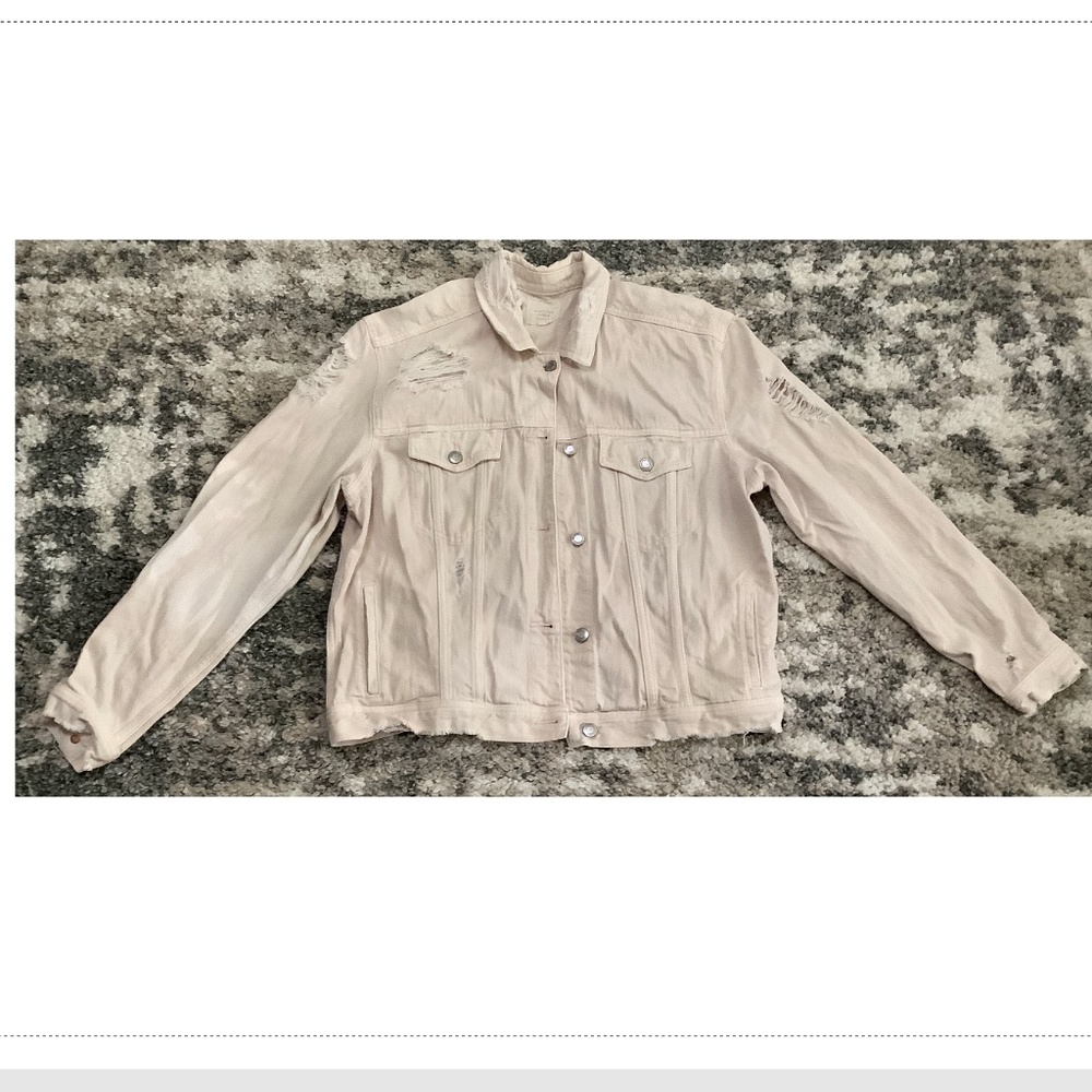 American Eagle ladies XL distressed bleached bone denim jacket preowned